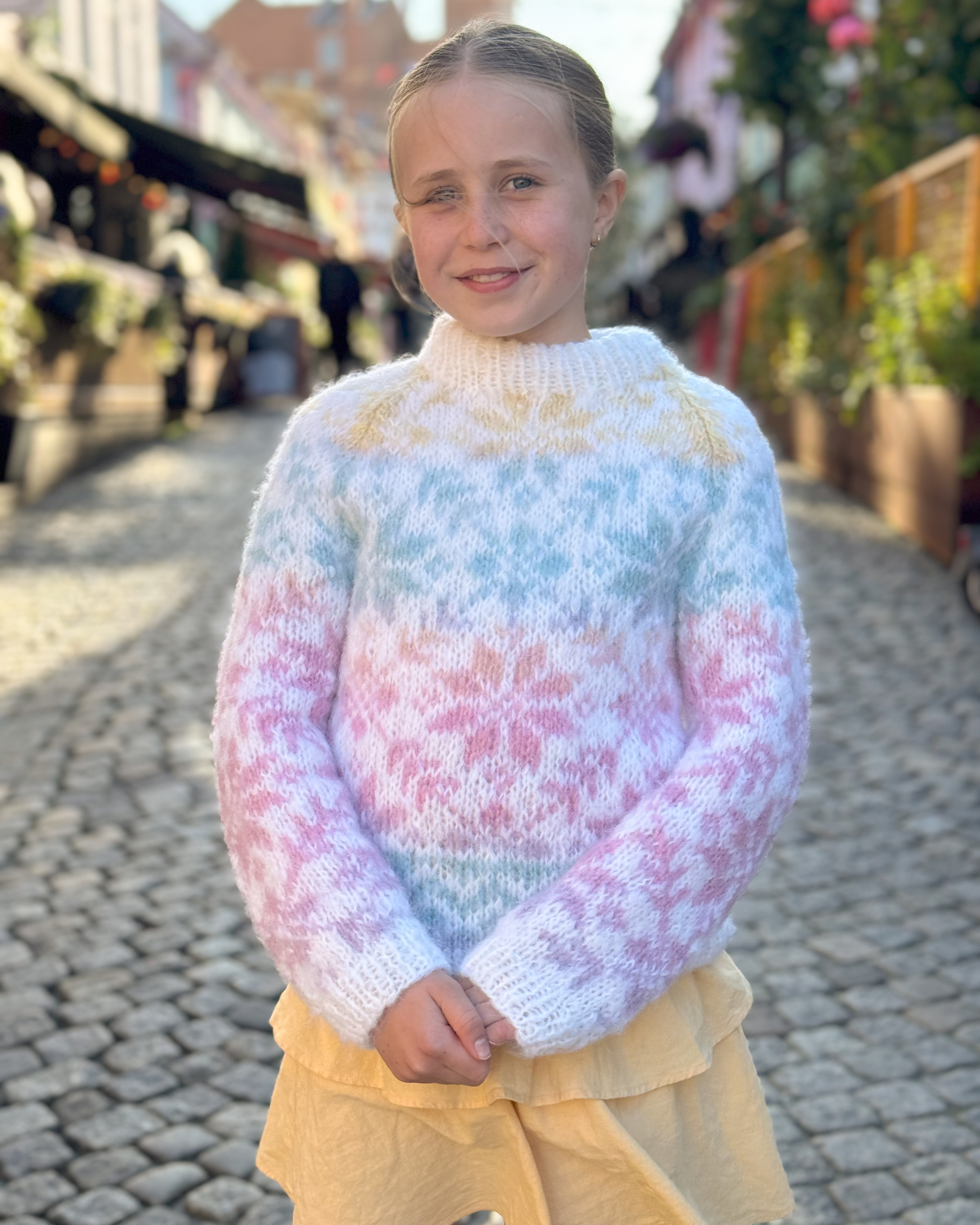 Hrönn JónsdóttirCarly Barnegenser i Soft og Twisty Air