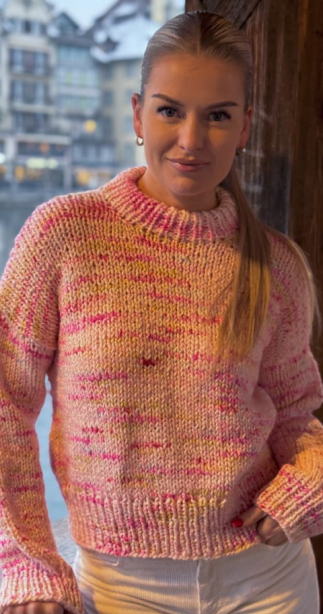 Mari Kalberg SkjævelandVolara Genser