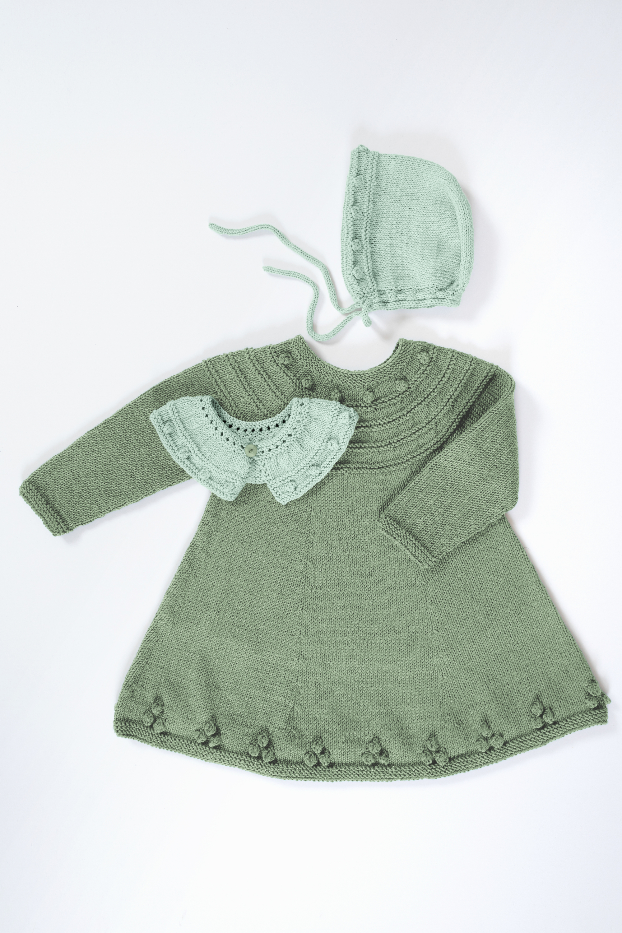 Kari HaugenLise kjole, kyse og løs krage